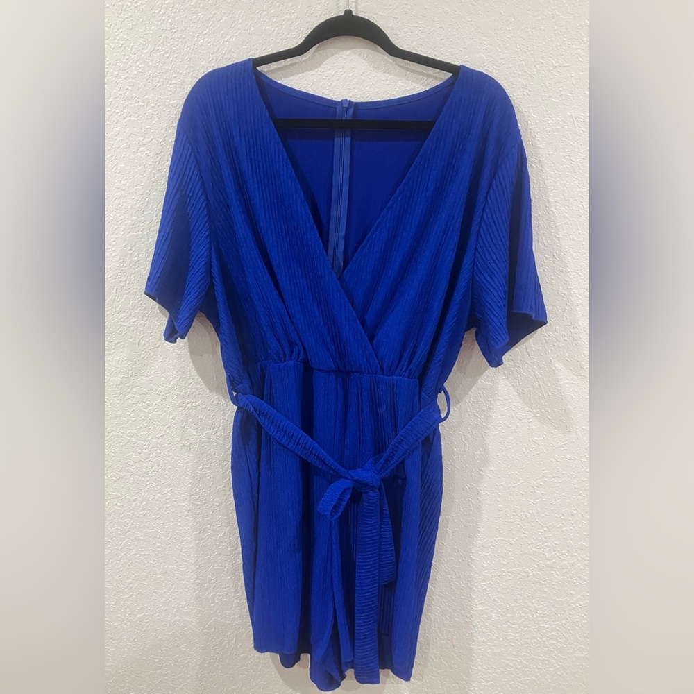 Blue short jumper